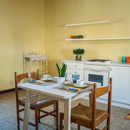 A Un Passo Dal Fiume Bed & Breakfast *