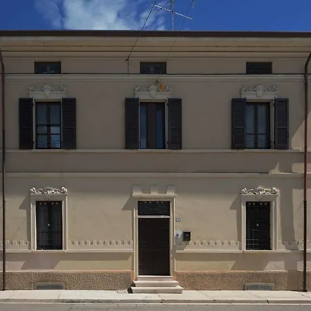 Bed & Breakfast A Un Passo Dal Fiume Rodigo